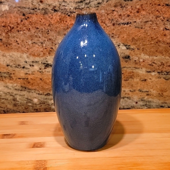 Tall Blue stoneware hand crafted blue vase - Picture 1 of 4